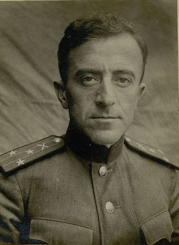 Image: Colonel Shapiro Grigory Davidovich. Commander of the 44th Anti-Aircraft Division of the Reserve of the High Command