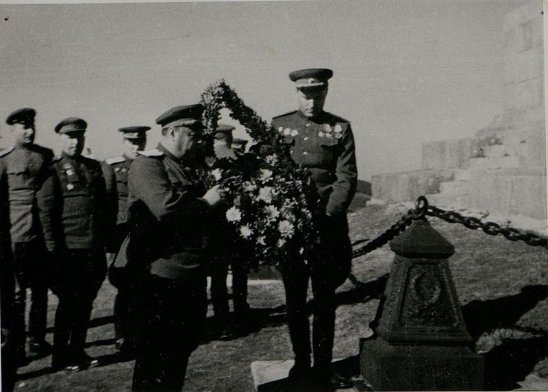 Фотография: Установление мемориальной доски у памятника русским воинам на Шипке