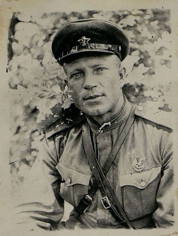 Фотография: Командир дивизиона капитан Марченко