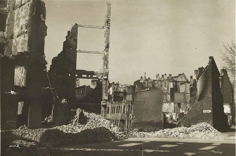 Фотография: Город Данциг. Разрушения от бомбардировки в центре города