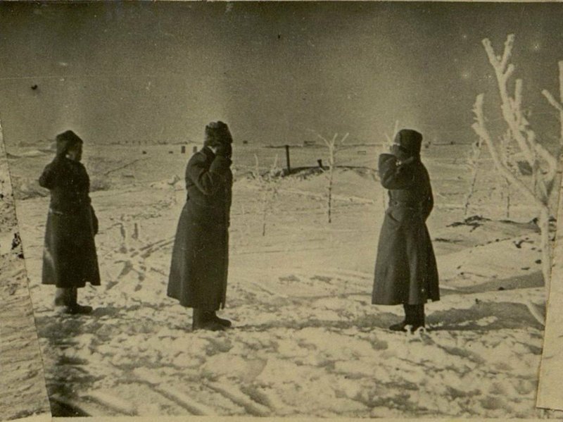 Фотография: Стрельбище части посетил заместитель Командующего Южным Военным Округом Генерал-майор товарищ Дементьев в сопровождении командира  12 запасного стрелкового батальона Генерал-Майора товарищ Ворожейкина