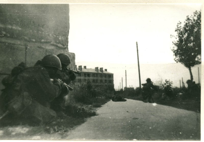 Street fighting in Voronezh during the Great Patriotic War