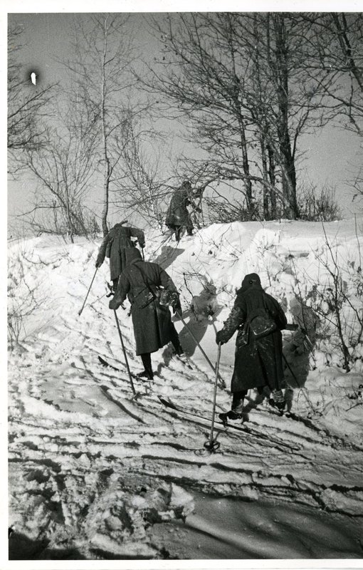«В разведку.»