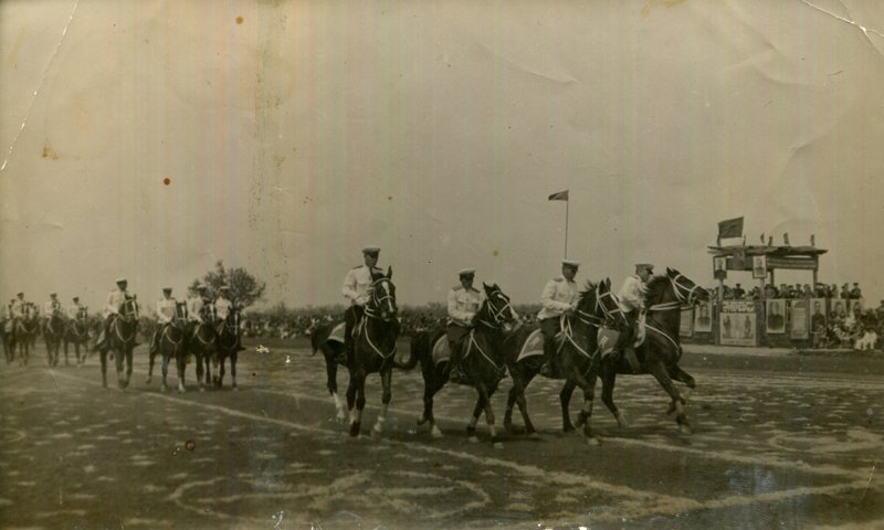 43-й полк на параде в Новочеркасске. 1945 г.