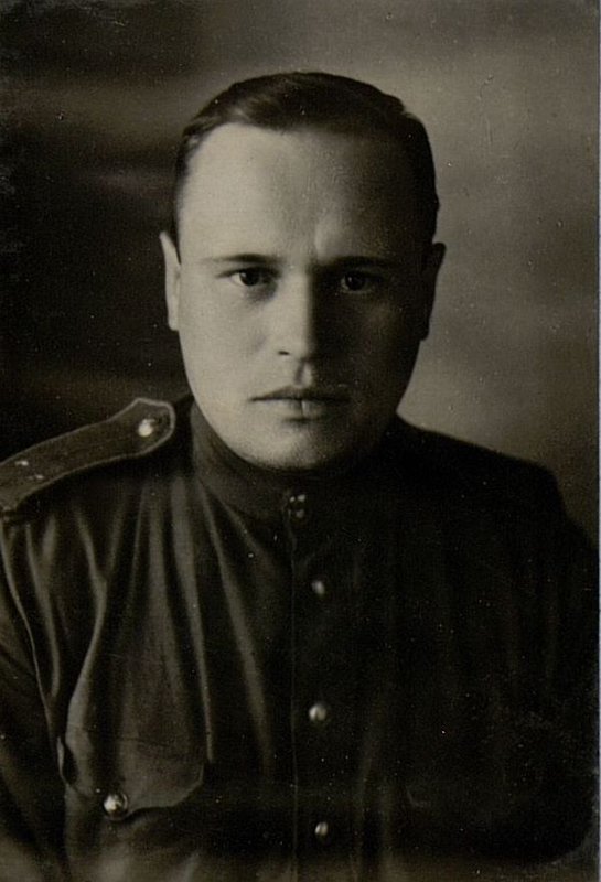 Image: Company Commander Technician Lieutenant Remnev 1st Battalion