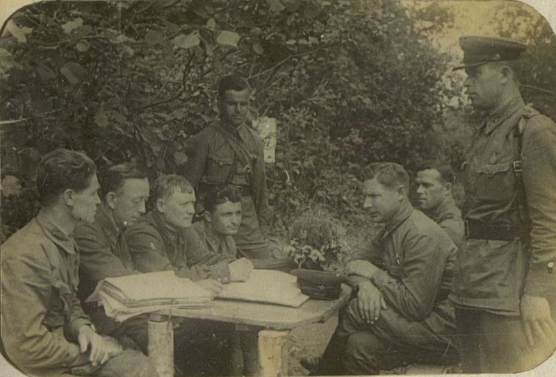 Фотография: Прием в ряды Всесоюзной Коммунистической партии большевиков