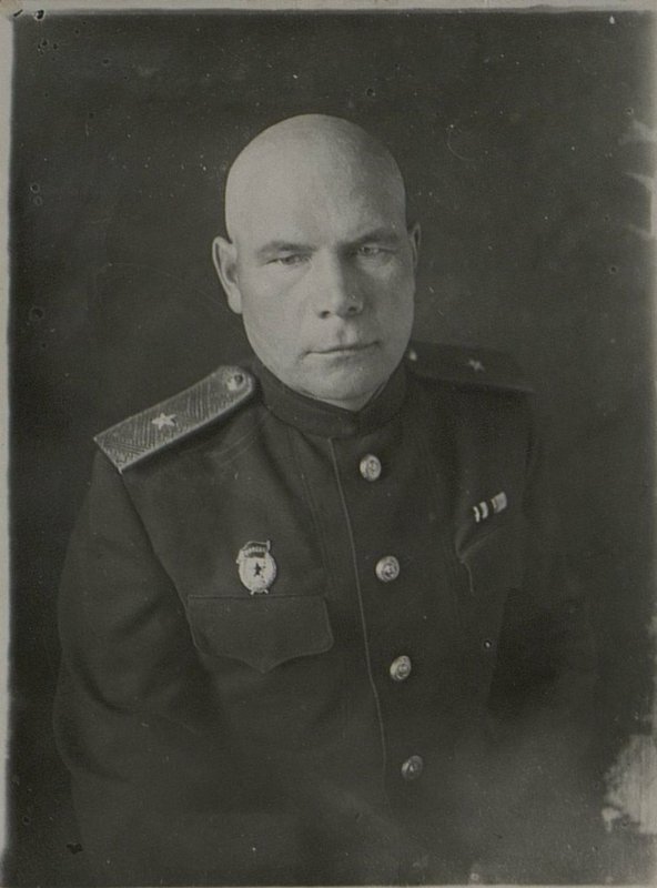 Image: Commander of the 78th Guards Rifle Division of the Guard, Major General A.Motov