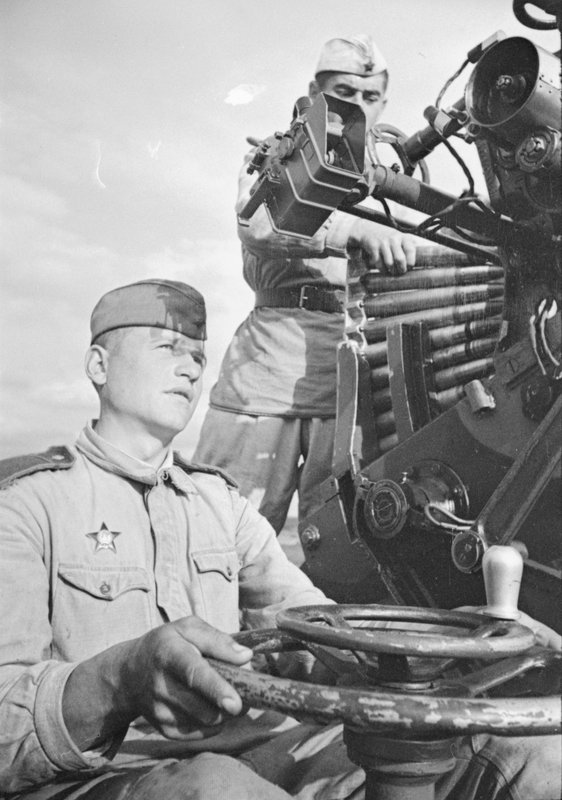 Anti-aircraft gun-layer, Corporal I.M. Bessonov, awarded the Order of the Red Star