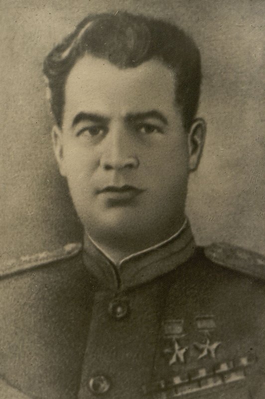 Фотография: Бывший Командующий войсками 3-го Белорусского фронта Генерал армии И.Д. Черняховский, погиб на поле боя 18 февраля 1945 г.