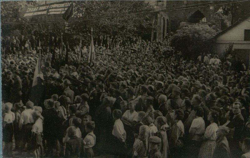 Фотография: Митинг победителей в г. Сандомире по пути возвращения на Родину