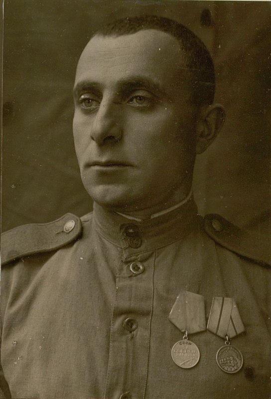 Фотография: Рядовой Паланжев С.С. слесарь выполняет нормы на 140-160%