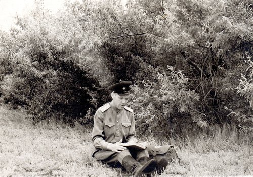 Кардатов А.М. у Мамаева кургана. 1943 г.