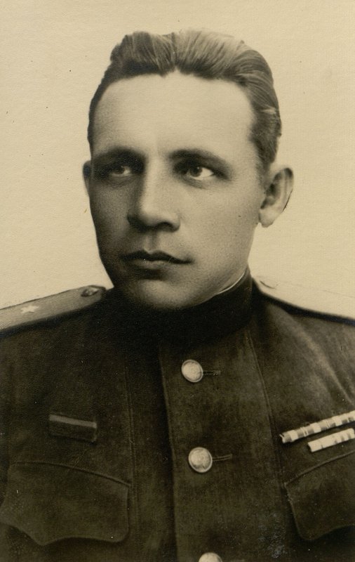 Фотография: Бывший начальник политотдела 31 армии Генерал-майор, Герой Советского Союза Н.И. Ряпосов