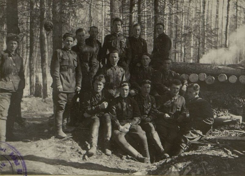Image: The commanding staff of a motorized rifle regiment before the Kirish battles