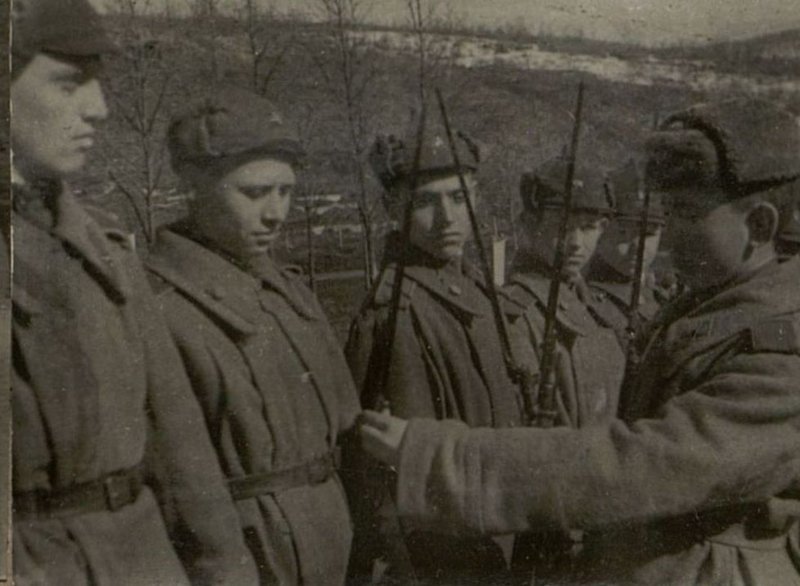 Фотография: На занятиях строевой подготовки