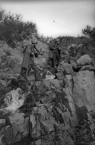 Автоматчики в секрете