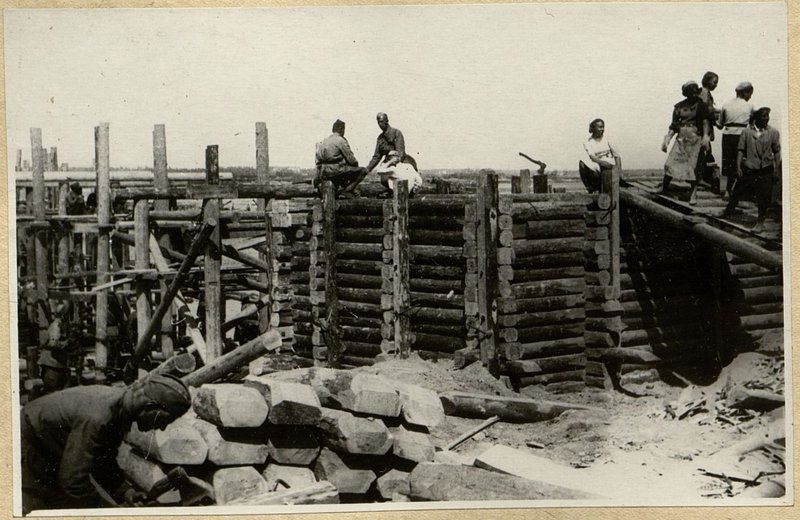 Фотография: Устройство ряжевого устоя на левом берегу