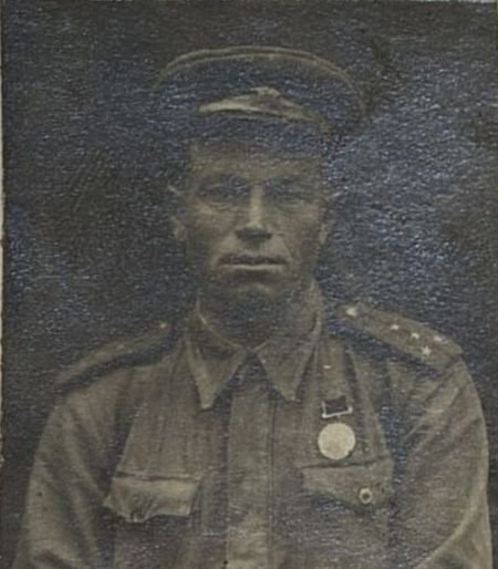 Image: 3rd Company Commander Senior Lieutenant Minov