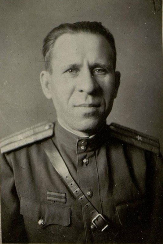 Фотография: Заместитель командира части по политчасти майор Росновский
