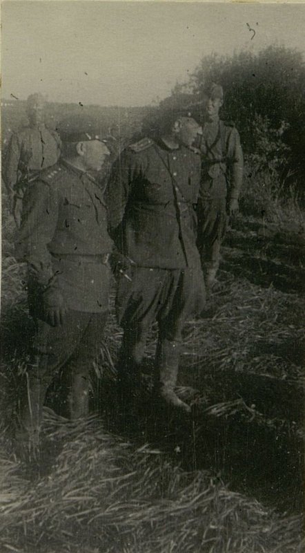 Фотография: Генерал-полковник Хренов и полковник Гарпинич в Хутоу