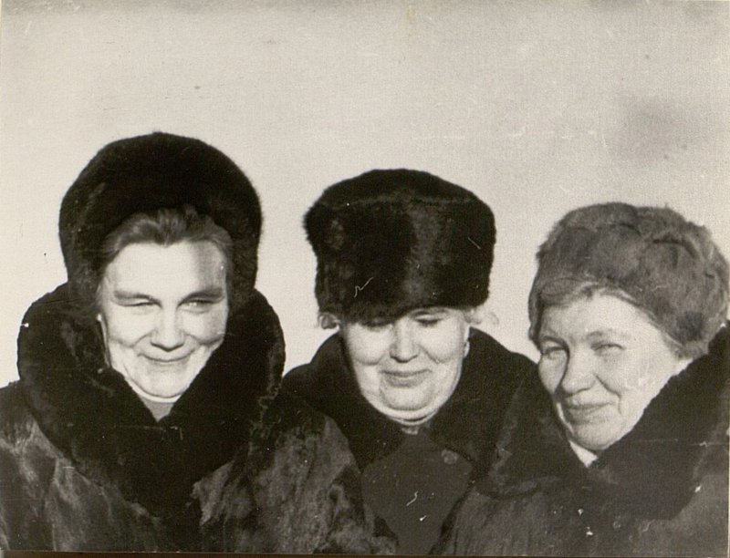 Image: Rassadina M.I., Gulyaeva Z.V., Ivashneva M.F. - former telephonists of the regiment