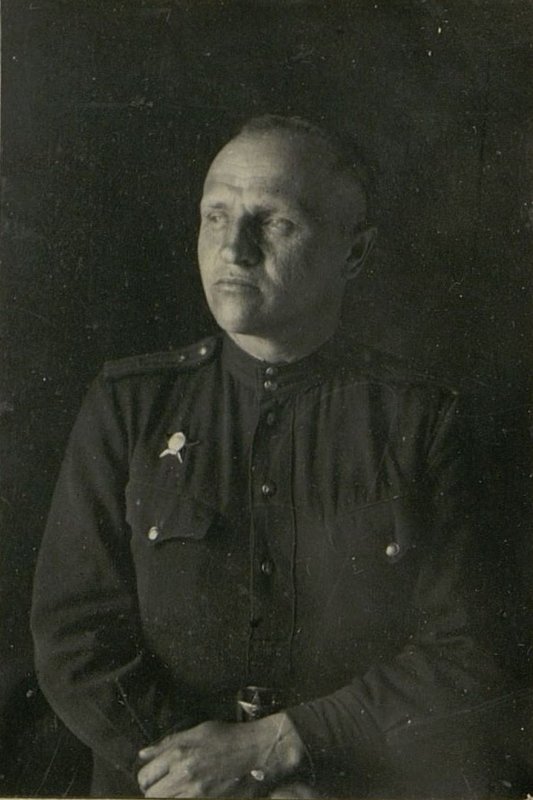 Фотография: Начальник АПГЛР (армейского полевого госпиталя легкораненых) 1702 майор медицинской службы Андрюшкин Л.Е.