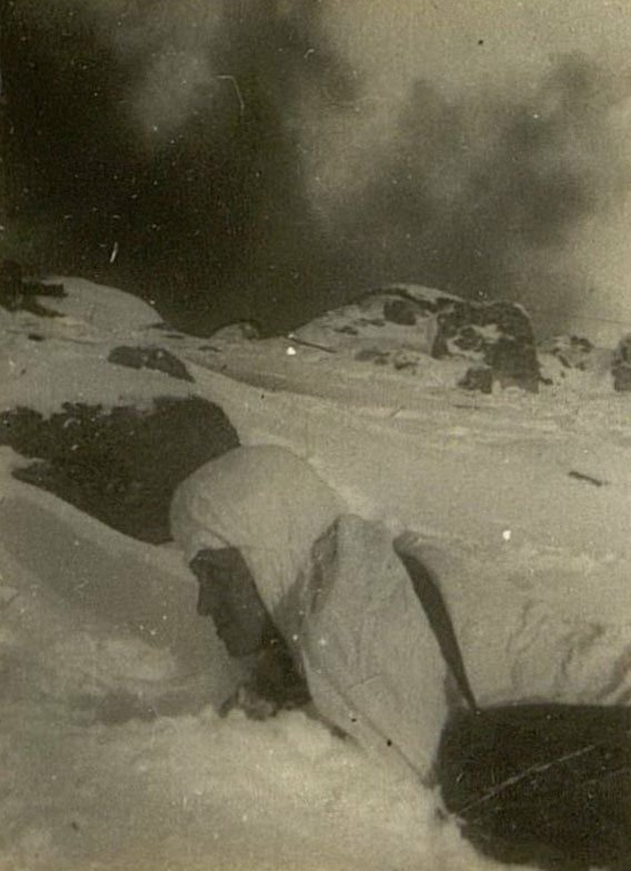 Фотография: Отважный санинструктор 3 стрелкового батальона гвардии старшина медицинской службы Древин С.Д.