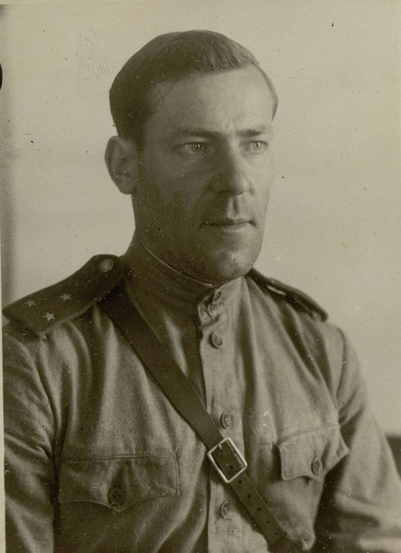 Image: Senior Technician-Lieutenant Sevryukov VN assistant commander of the author on the technical part