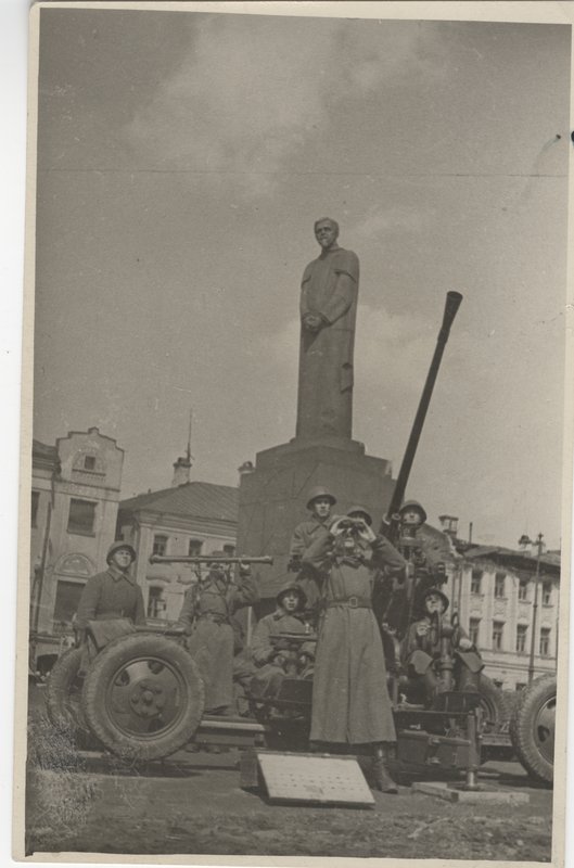 Зенитчики на площади Никитских ворот.