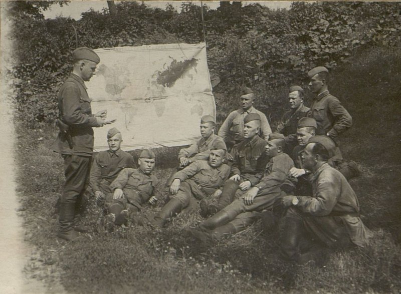 Image: Colonel Korbkov conducts political studies