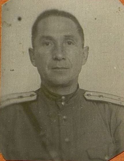 Image: Assistant to the Head of the Military-Economic Supply Division (VHS) Senior Lieutenant B.S. Nagibin