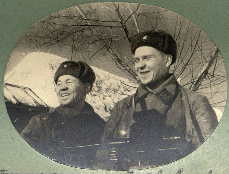 Image: Machine gunners sergeants Belyaev and Efanov
