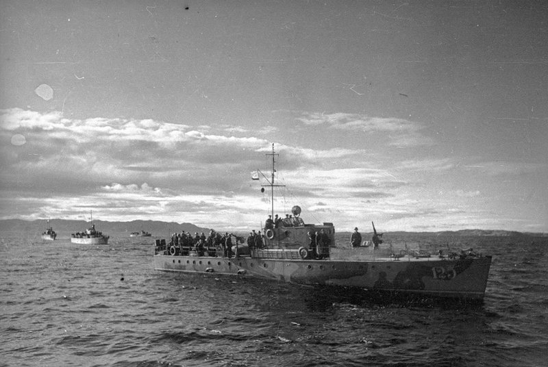Marines, boats
