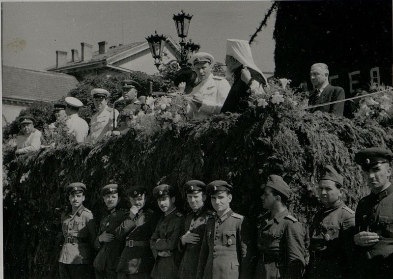 Фотография: Встреча воинов-победителей Красной Армии на площади Царь Освободитель г. София