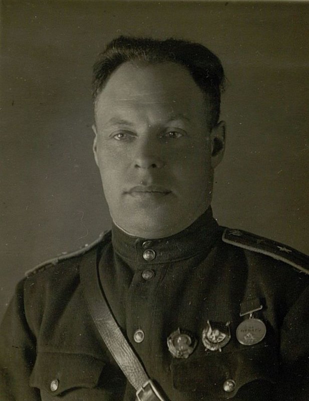 Фотография: Майор Манторов Семен Иванович. Командир 699 транспортного авиационного полка