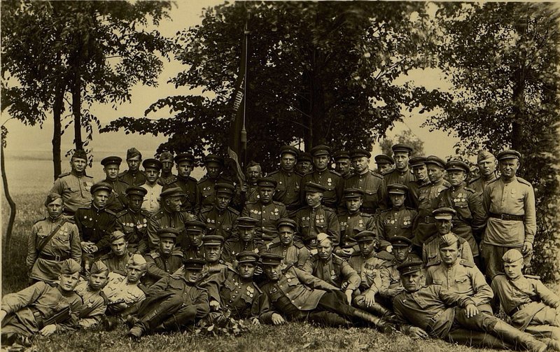 Image: Management of the 813th Infantry Regiment