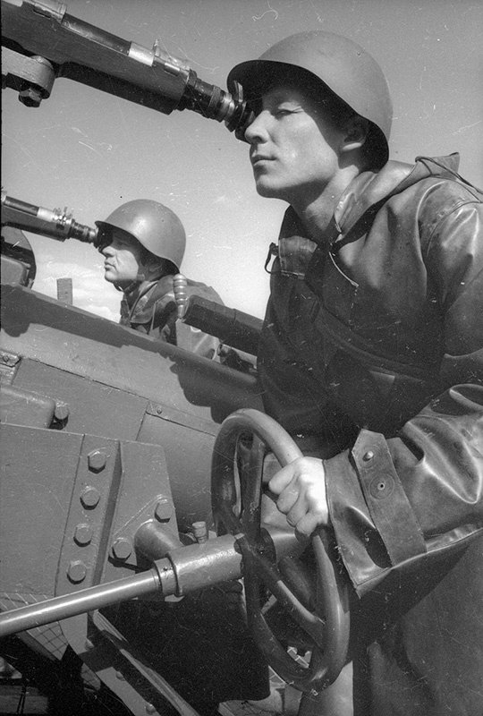 Sailors of the patrol boat "Groza"