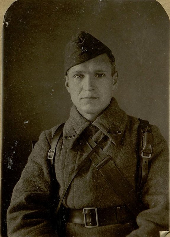 Фотография: Начальник финансового отдела 993 стрелкового полка капитан Геренко Михаил Сергеевич