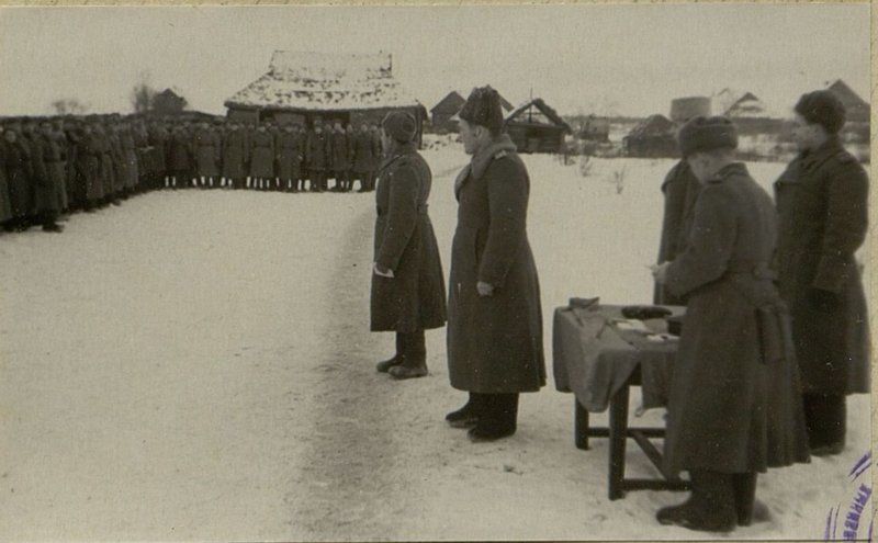 Image: Colonel Urvanov presents Government awards to soldiers and commanders of a motorized rifle and machine gun battalion (MSPB) in B. Vidogosh village
