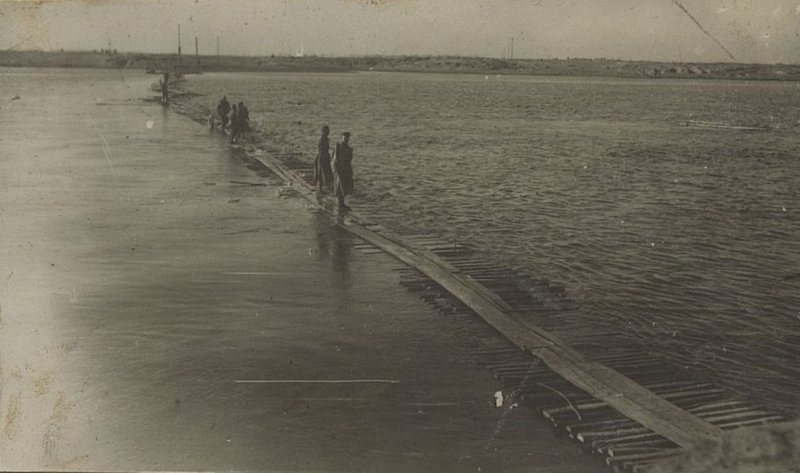 Image: Ferry crossings, assault bridge 90 Assault engineer-sapper battalion