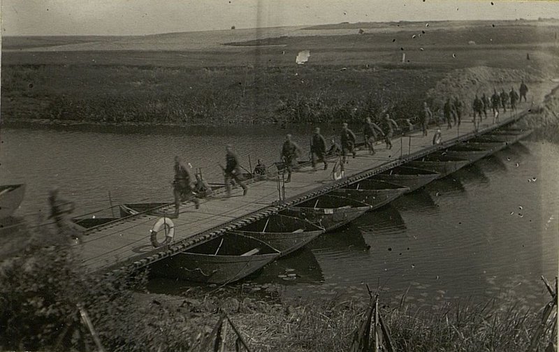 Фотография: Мост с парка НЛП. Наведенный 3-й инженерной ротой 8.7.42 г.