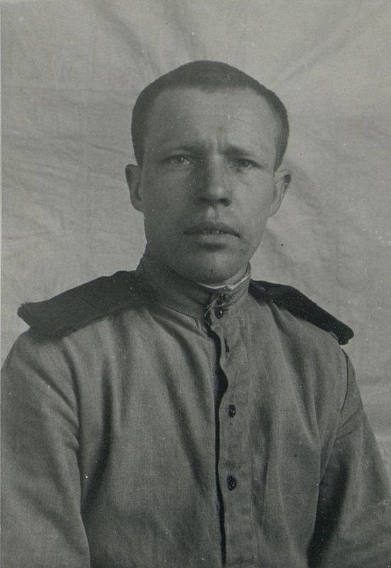 Фотография: Сержант Рощин слесарь