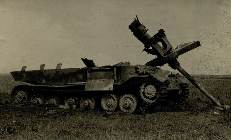 Image: The self-propelled gun "Ferdinand" was destroyed in the PODLESNAYA area by the 4 th battery of the 753rd cannon artillery regiment (PAP) on 5.7.43.