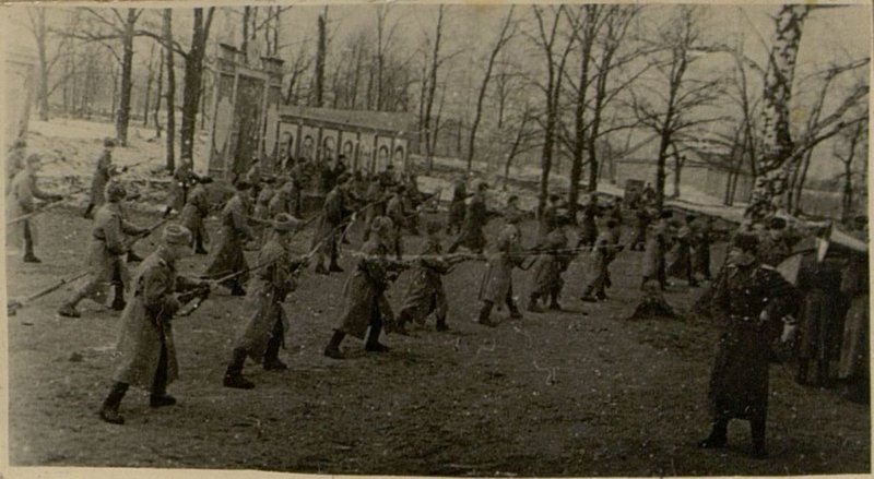 Фотография: На политзанятиях