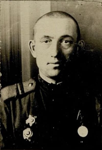 Фотография: Наводчик орудия 1 батареи младший сержант Косинов И.С.