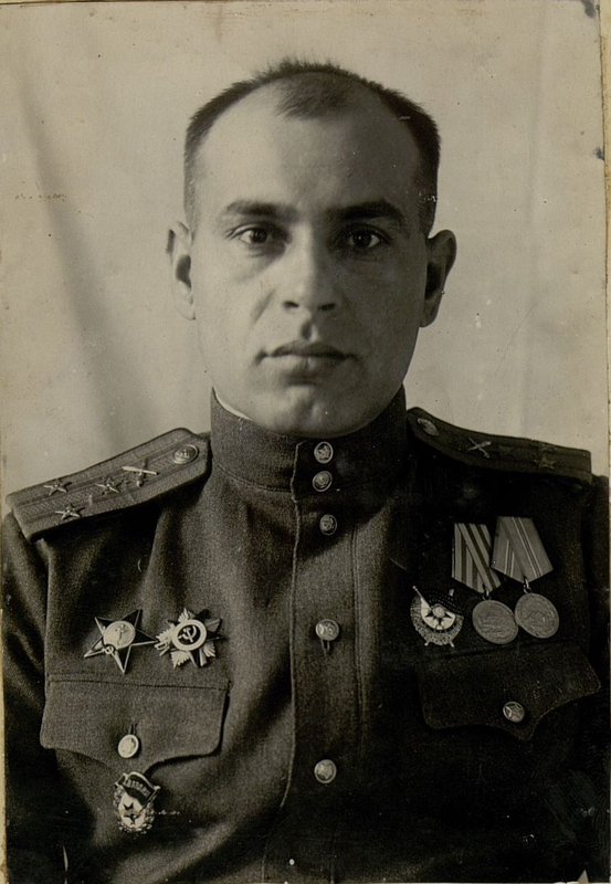Фотография: Заместитель командующего артиллерией 2-го Белорусского фронта по политчасти гвардии полковник Губарь.