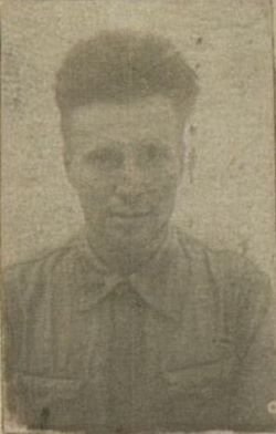 Фотография: Сержант-радист Лепестов А.С. В боях с немецкими захватчиками на Керченском п-ве при выполнении боевой задачи погиб 1 января 1944 г.