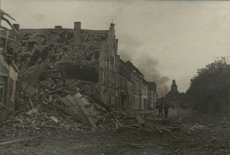 Image: One of the destroyed streets of Jüterbog