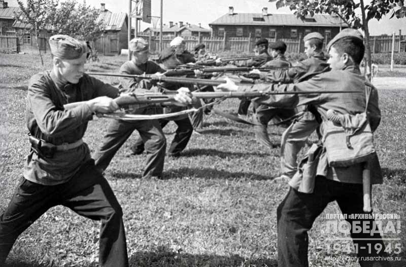 Training of Vsevobuch fighters in Kaganovich District of the Yaroslavl Region