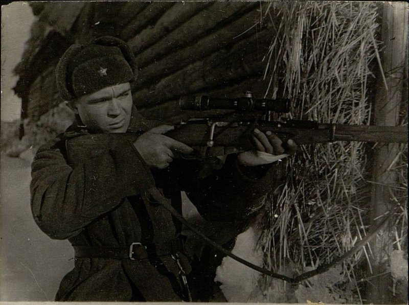 Фотография: Распутин А.Н.. отличный снайпер, на охоте за фрицами в д. Шапкино
